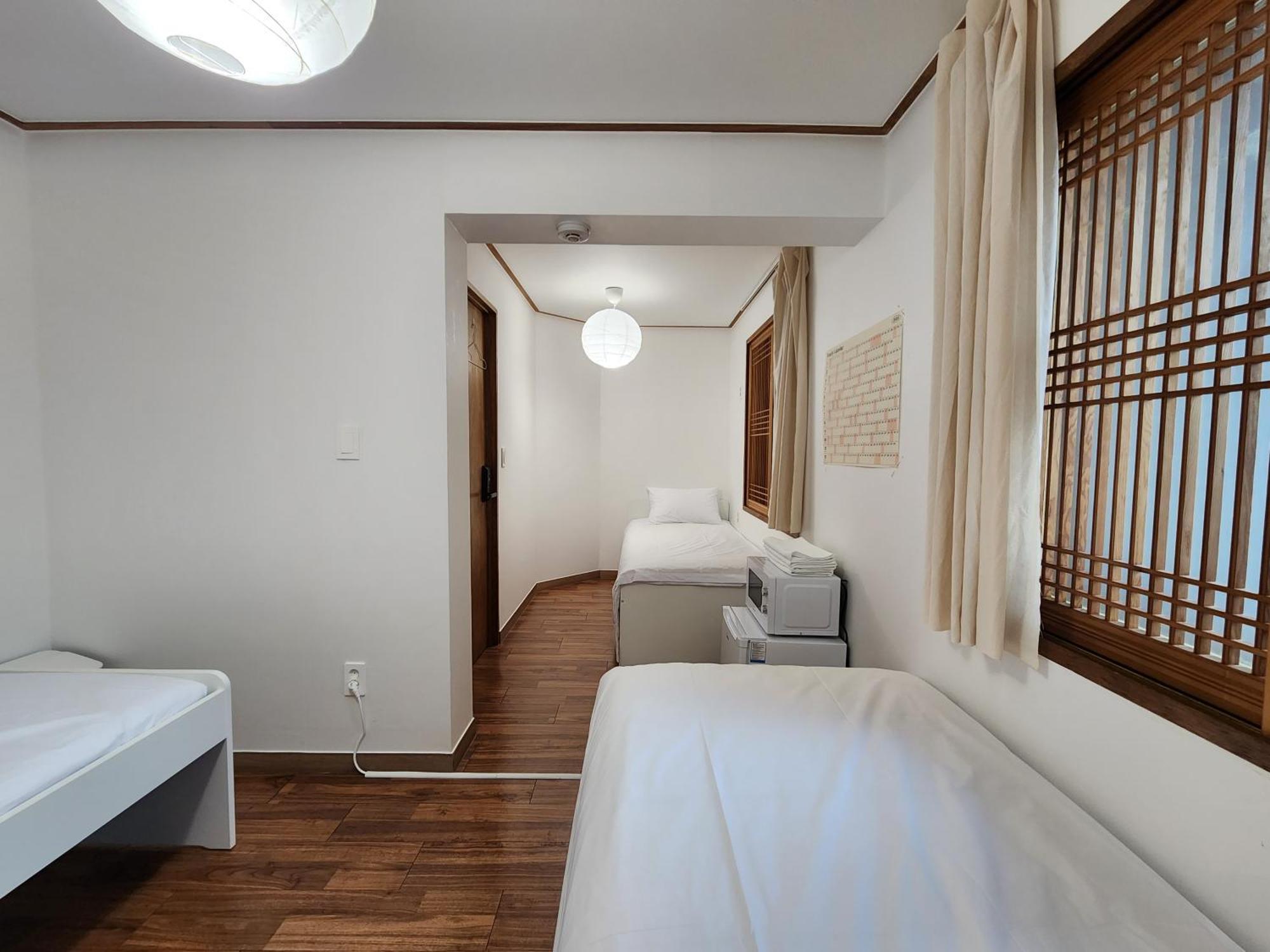 Hostel Jl In Chung-Jeong Сеул Экстерьер фото